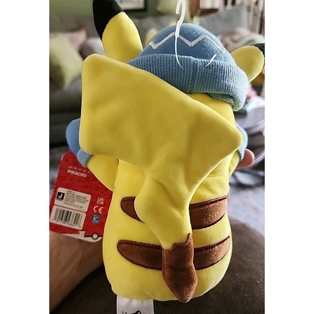 2022 Pokemon Nintendo Holiday Pikachu plush hat with mittens - Picture 2 of 6